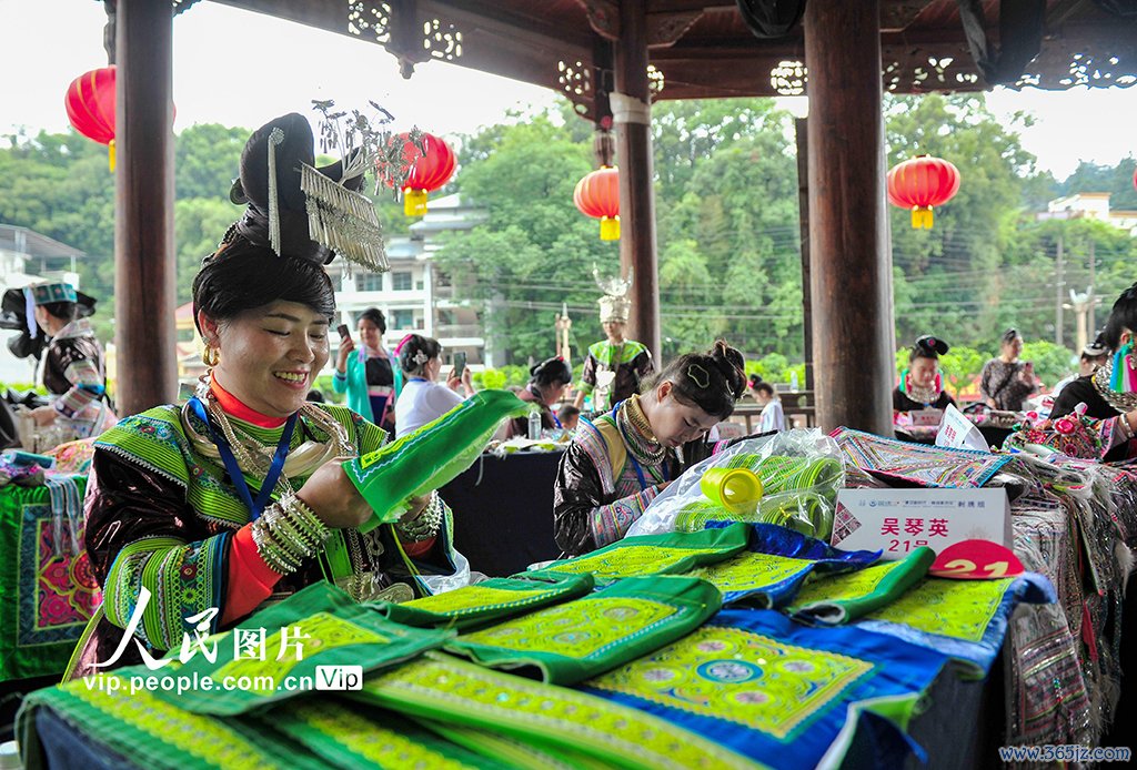 贵州从江：刺绣手段大赛举行